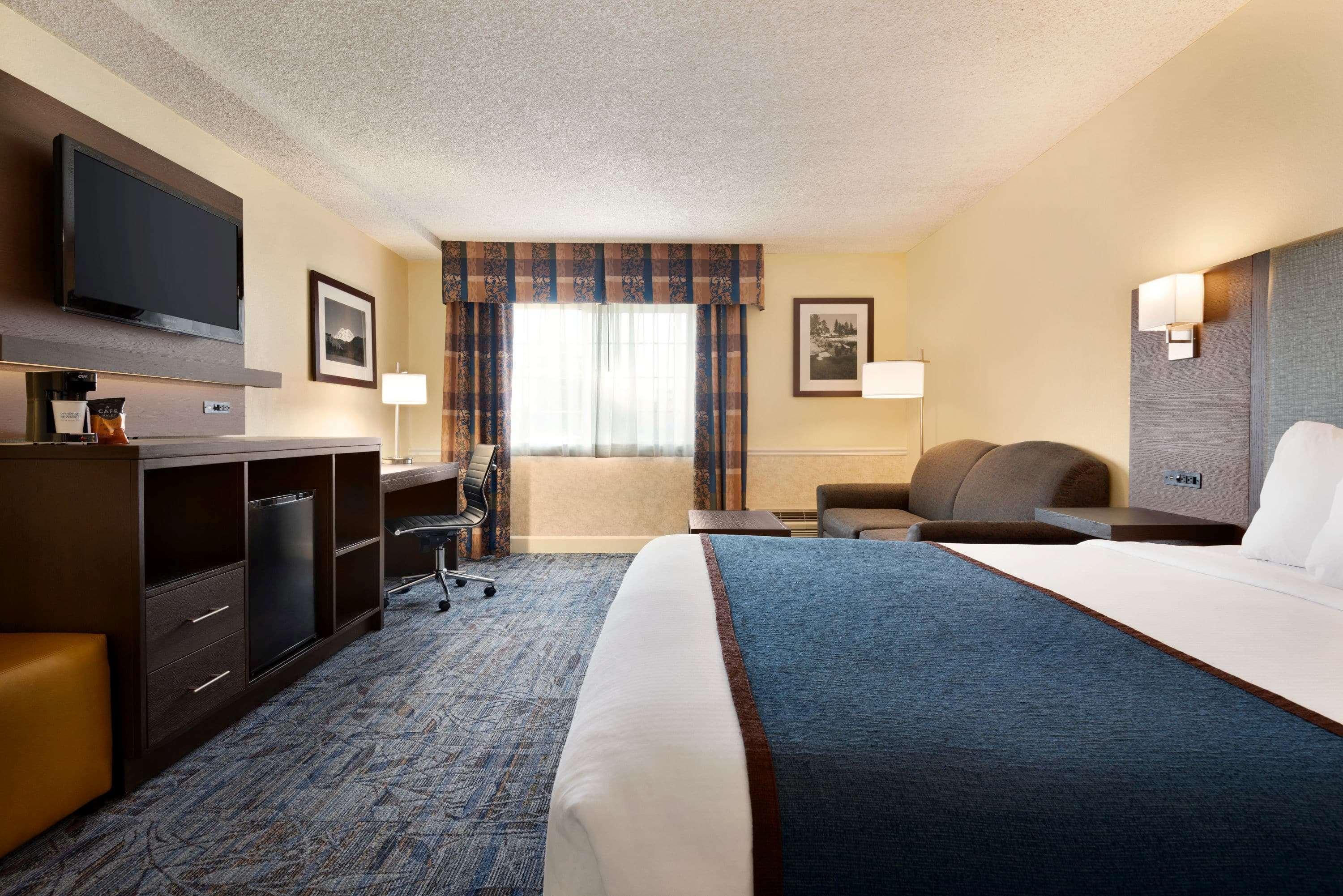 Ramada By Wyndham Spokane Airport מראה חיצוני תמונה